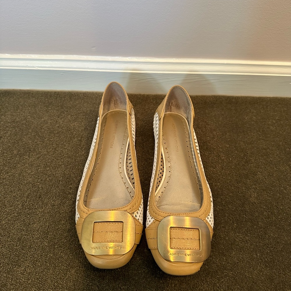 Adrienne Vittadini Flat